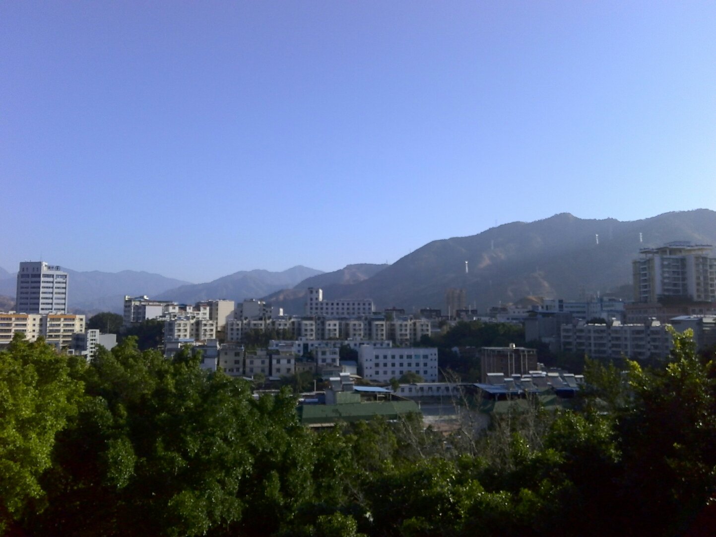 四川省攀枝花市仁和區嘉園巷靠近大河南路社區居委會_冉懋富.