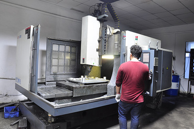 重力鑄造模具在塑料制品制造中的創新應用